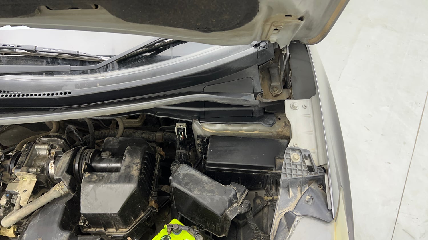 Used 2018 Honda WR-V S MT Petrol Petrol Manual engine ENGINE LEFT SIDE HINGE & APRON VIEW