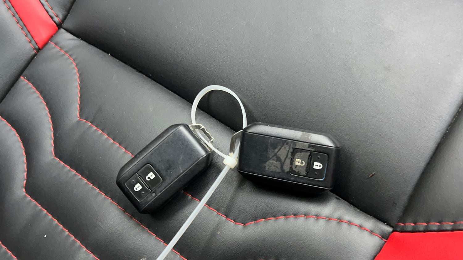 Used 2022 Maruti Suzuki Brezza ZXi Petrol Manual extra CAR KEY VIEW