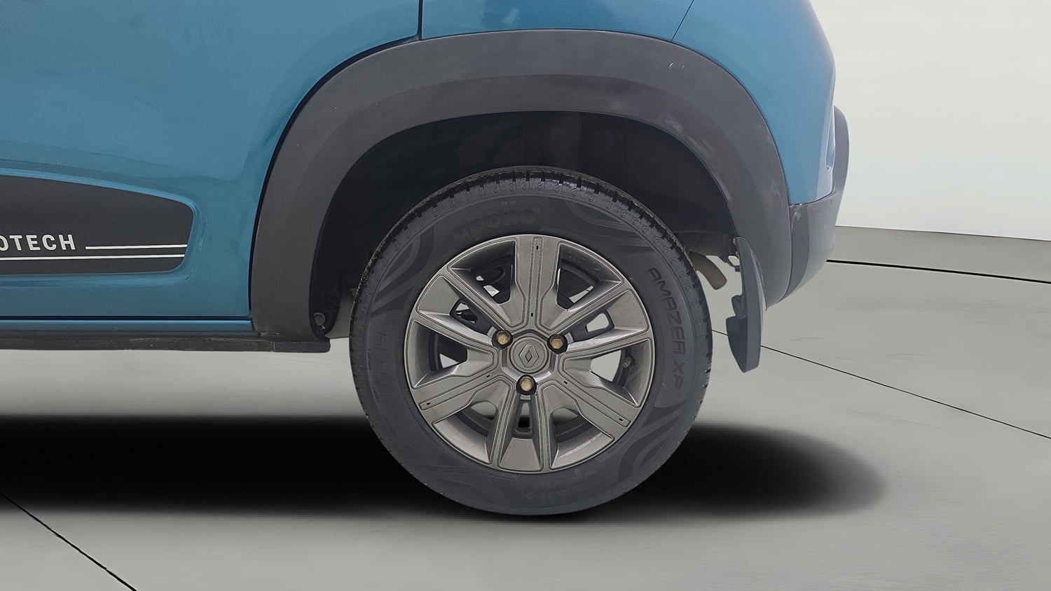 Used 2020 Renault Kwid Neotech RXL 1.0  AMT Petrol Automatic tyres LEFT REAR TYRE RIM VIEW