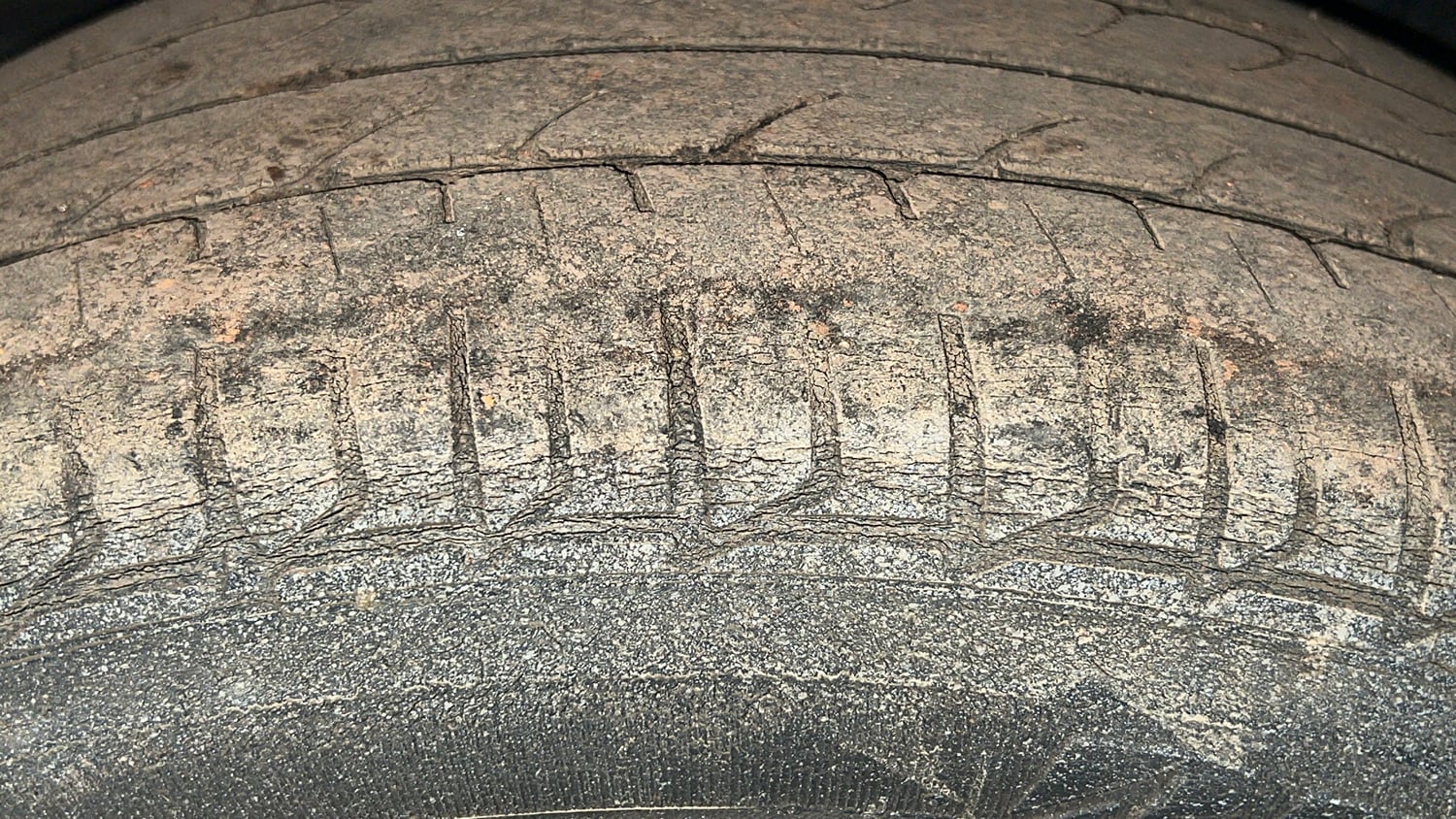 Used 2024 Hyundai New i20 Asta (O) 1.2 IVT Petrol Automatic tyres LEFT REAR TYRE TREAD VIEW