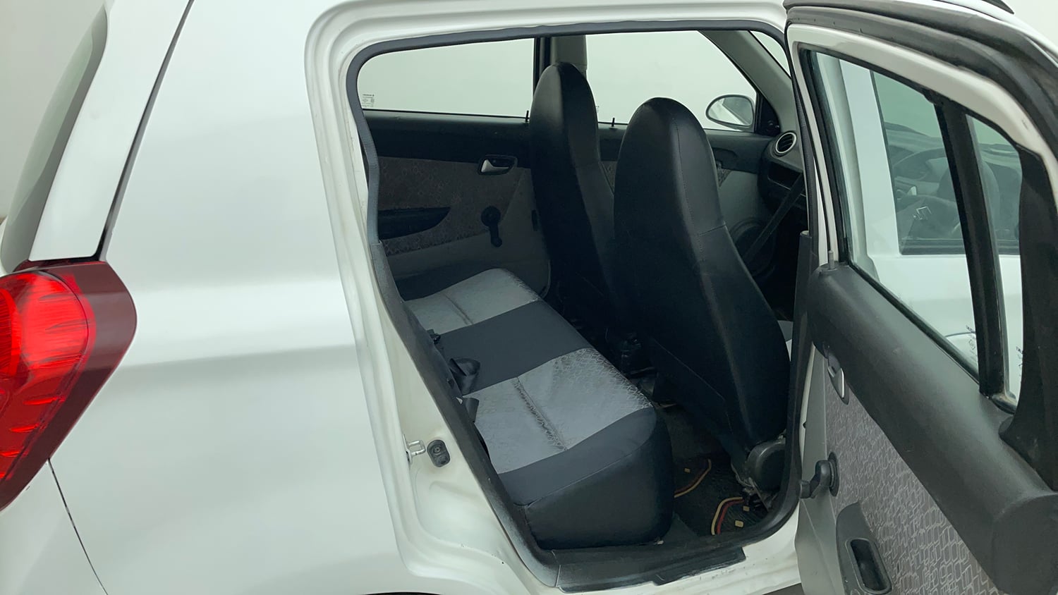 Used 2016 Maruti Suzuki Alto 800 LXi Petrol Manual interior RIGHT SIDE REAR DOOR CABIN VIEW