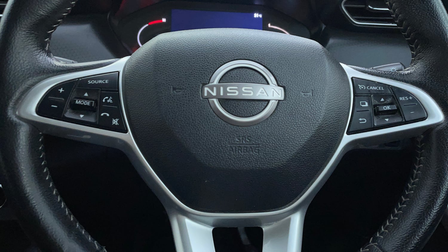 Used 2022 Nissan Magnite XV Premium Turbo CVT Petrol Automatic top_features Airbags