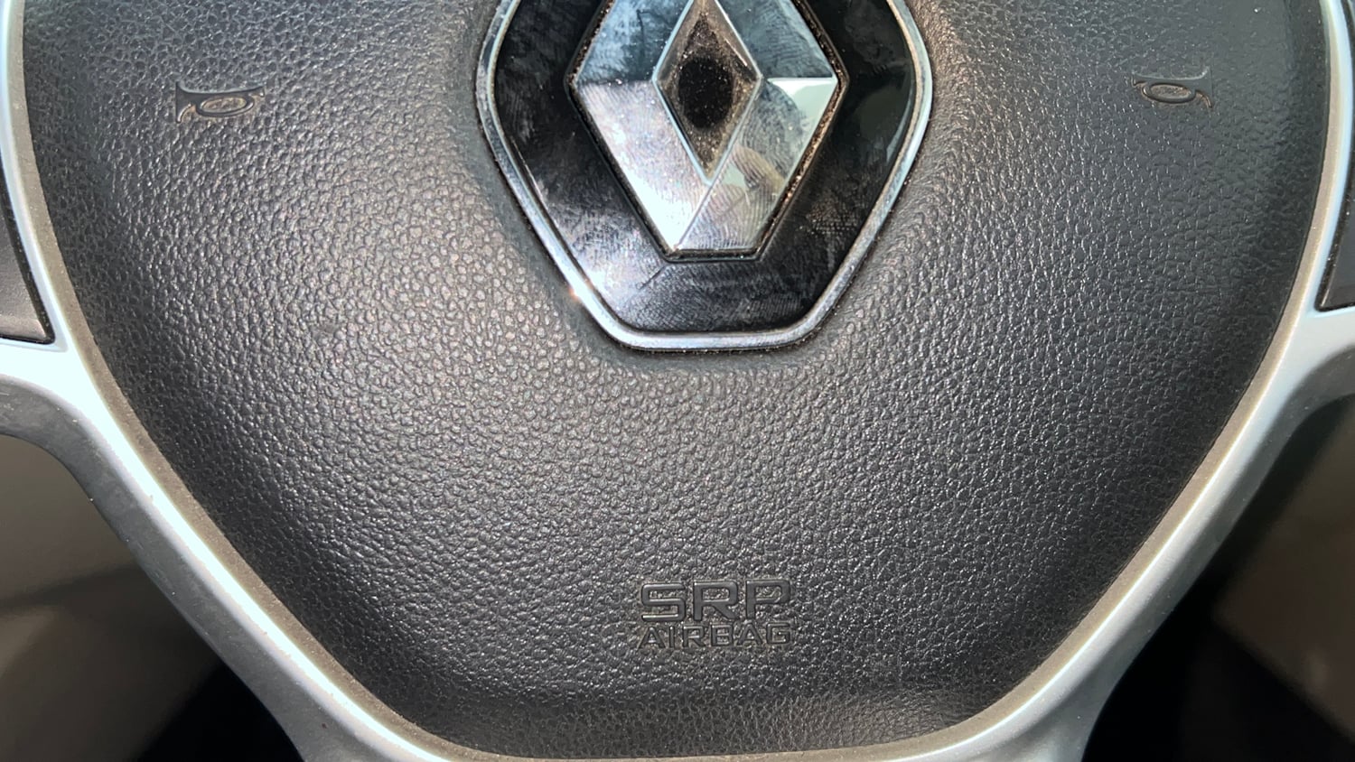 Used 2021 Renault Triber RXZ Petrol Manual top_features Airbags