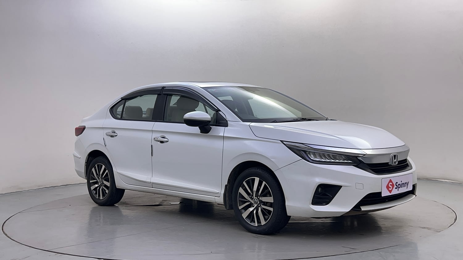 Used 2022 Honda City ZX CVT Petrol Petrol Automatic exterior RIGHT FRONT CORNER VIEW