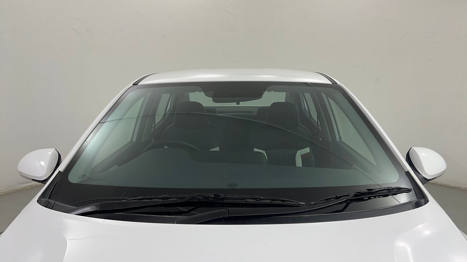 Used 2025 Hyundai Aura SX 1.2 CNG Cng Manual exterior FRONT WINDSHIELD VIEW