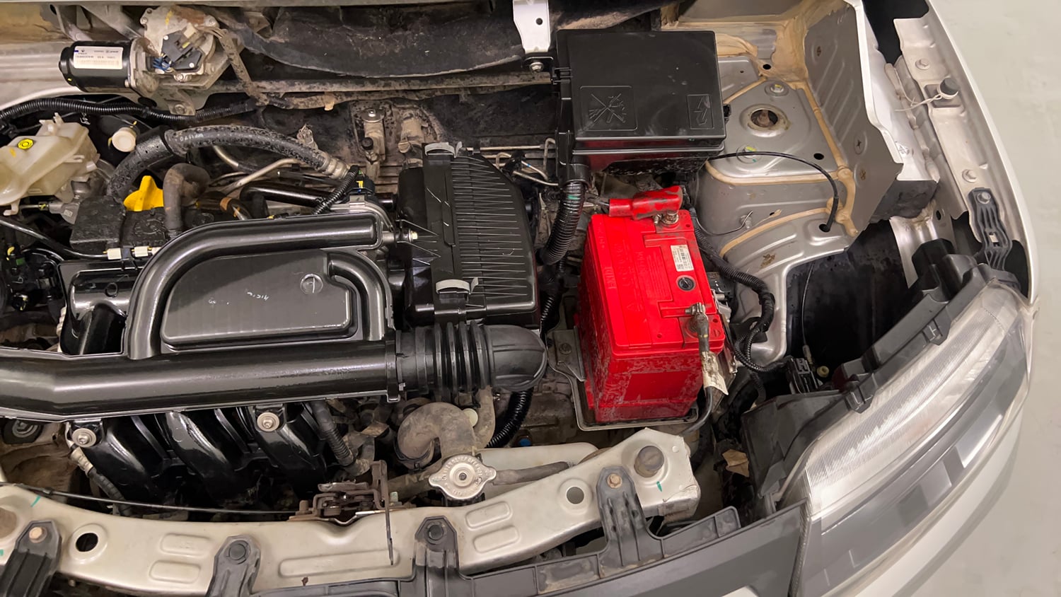 Used 2022 Renault Kwid RXL (O) 1.0 Petrol Manual engine ENGINE LEFT SIDE VIEW