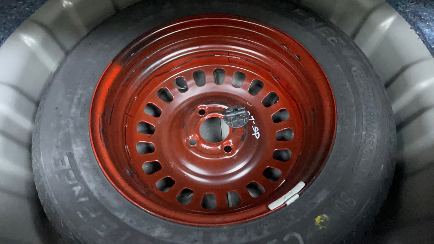 Used 2022 Nissan Magnite XV Petrol Manual tyres SPARE TYRE VIEW