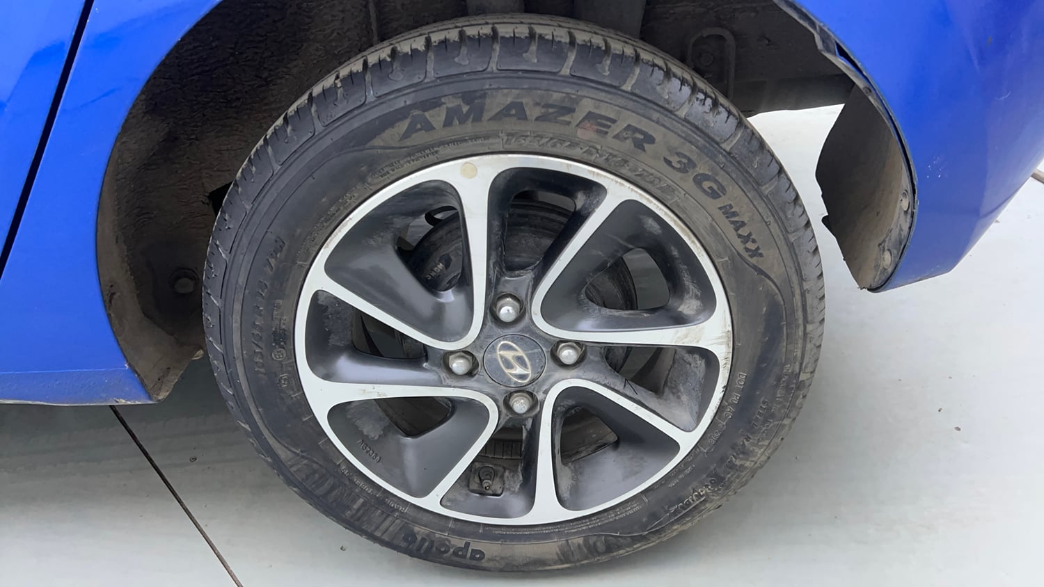 Used 2018 Hyundai Grand i10 Sportz AT 1.2 Kappa VTVT Petrol Automatic tyres LEFT REAR TYRE RIM VIEW