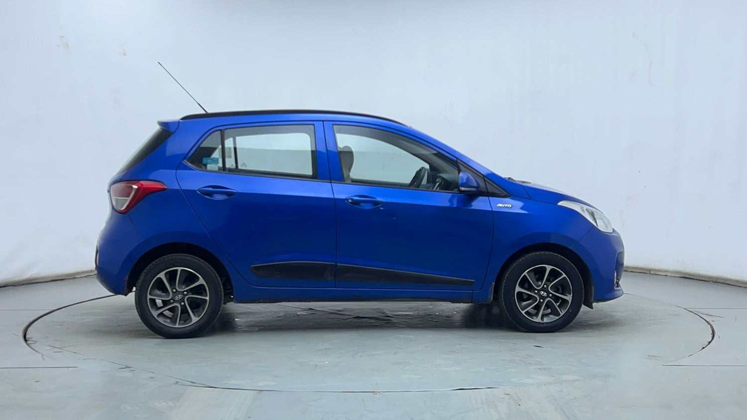 Used 2018 Hyundai Grand i10 Sportz AT 1.2 Kappa VTVT Petrol Automatic exterior RIGHT SIDE VIEW