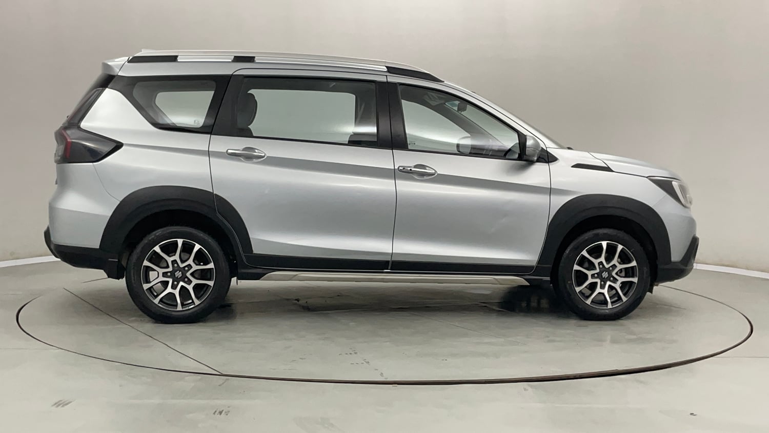 Used 2023 Maruti Suzuki XL6 Zeta MT Petrol Petrol Manual exterior RIGHT SIDE VIEW