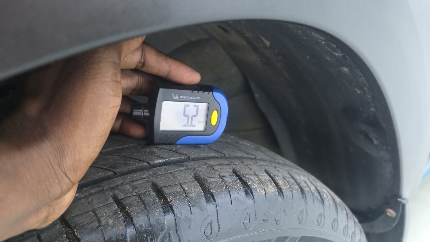 Used 2020 Renault Kwid Neotech RXL 1.0  AMT Petrol Automatic tyres LEFT FRONT TYRE TREAD VIEW