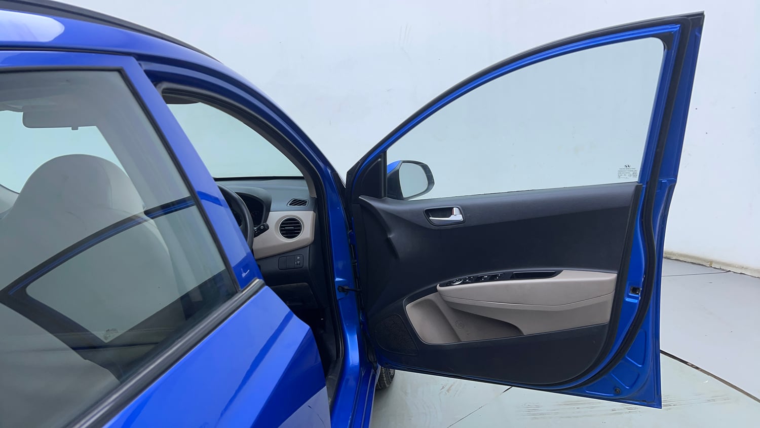 Used 2018 Hyundai Grand i10 Sportz AT 1.2 Kappa VTVT Petrol Automatic interior RIGHT FRONT DOOR OPEN VIEW