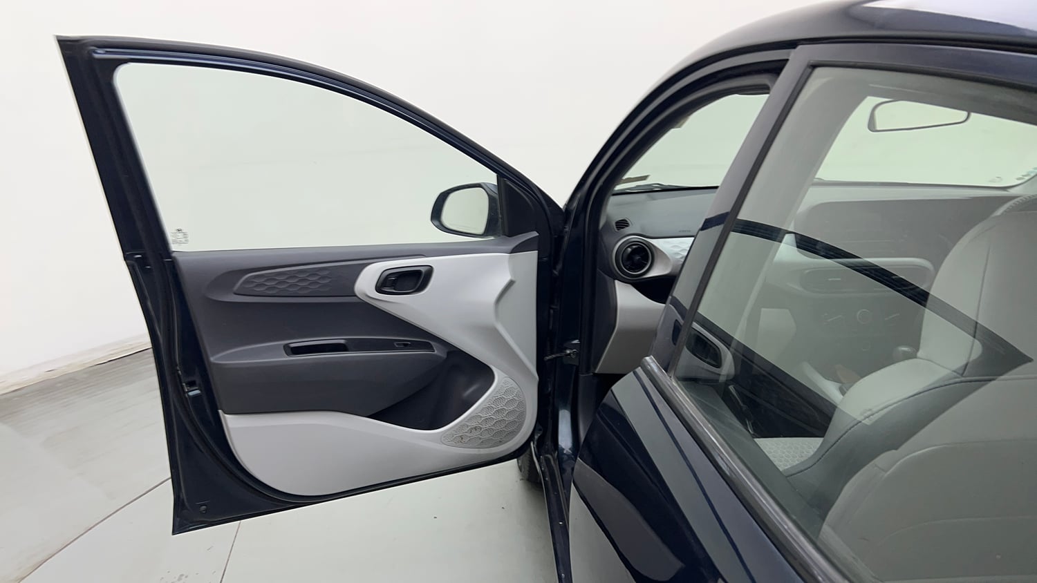 Used 2021 Hyundai Grand i10 Nios Magna 1.2 Kappa VTVT CNG Cng Manual interior LEFT FRONT DOOR OPEN VIEW