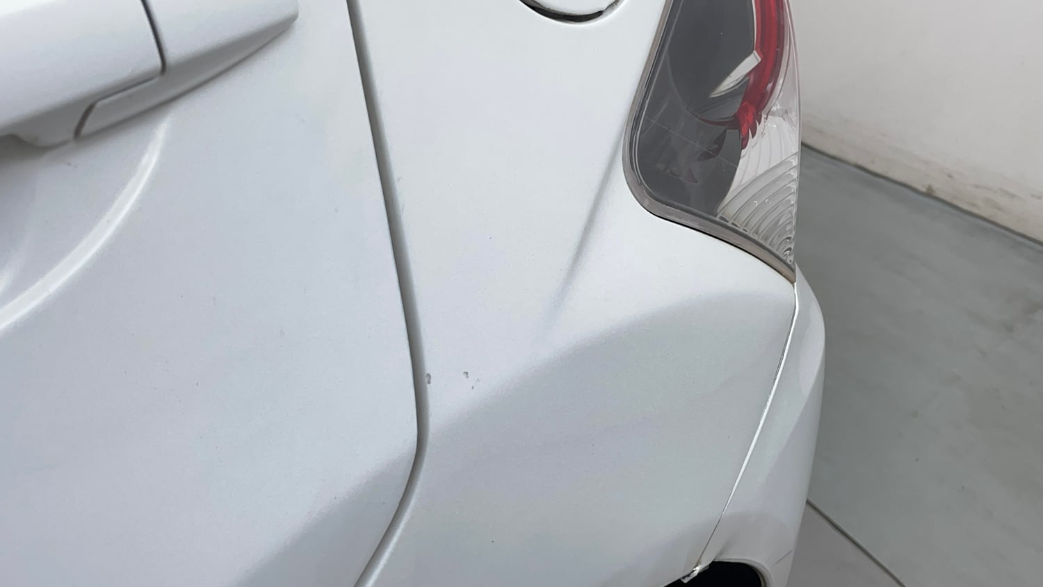 Used 2013 Honda Brio VX MT Petrol Manual dents MINOR SCRATCH