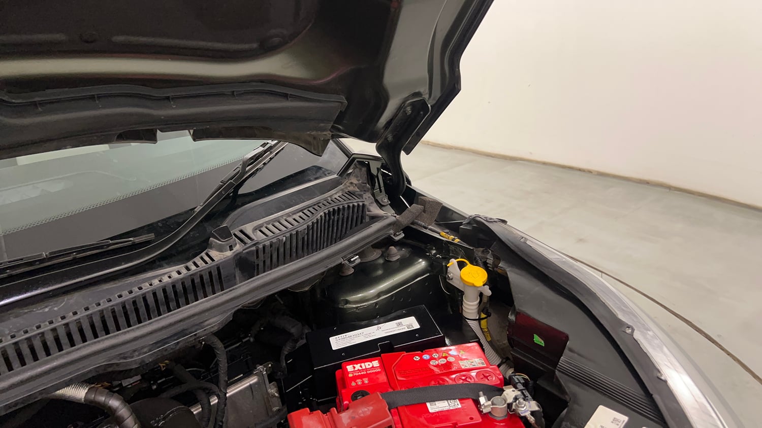 Used 2022 Tata Nexon XMA Plus (S) Diesel Diesel Automatic engine ENGINE LEFT SIDE HINGE & APRON VIEW
