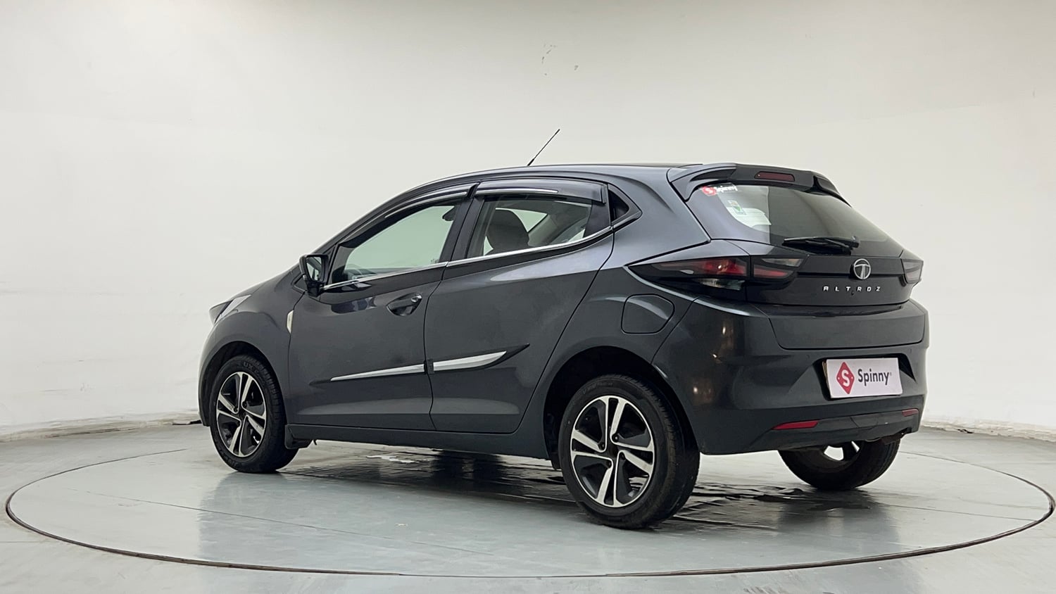 Used 2021 Tata Altroz XZ Petrol Petrol Manual exterior LEFT REAR CORNER VIEW