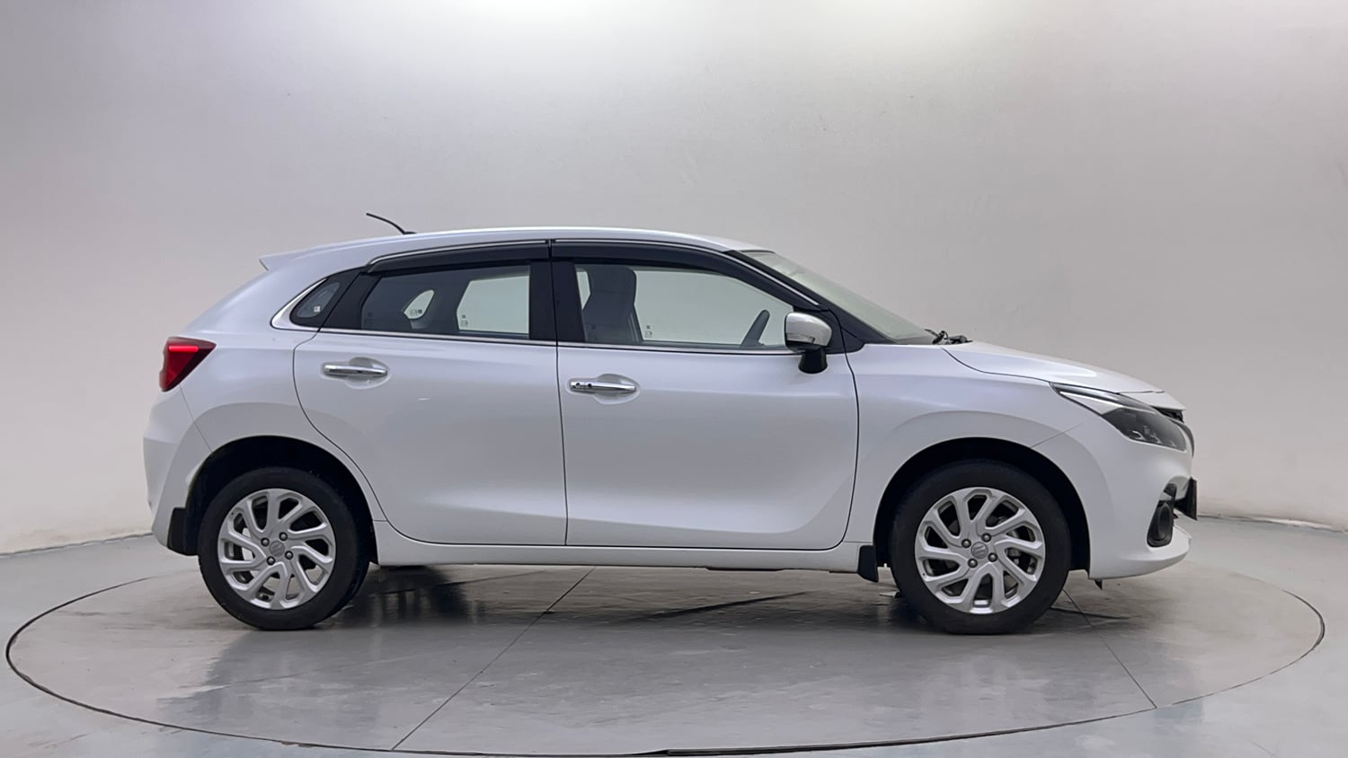 Used 2026 Maruti Suzuki Baleno Zeta MT CNG Cng Manual exterior RIGHT SIDE VIEW