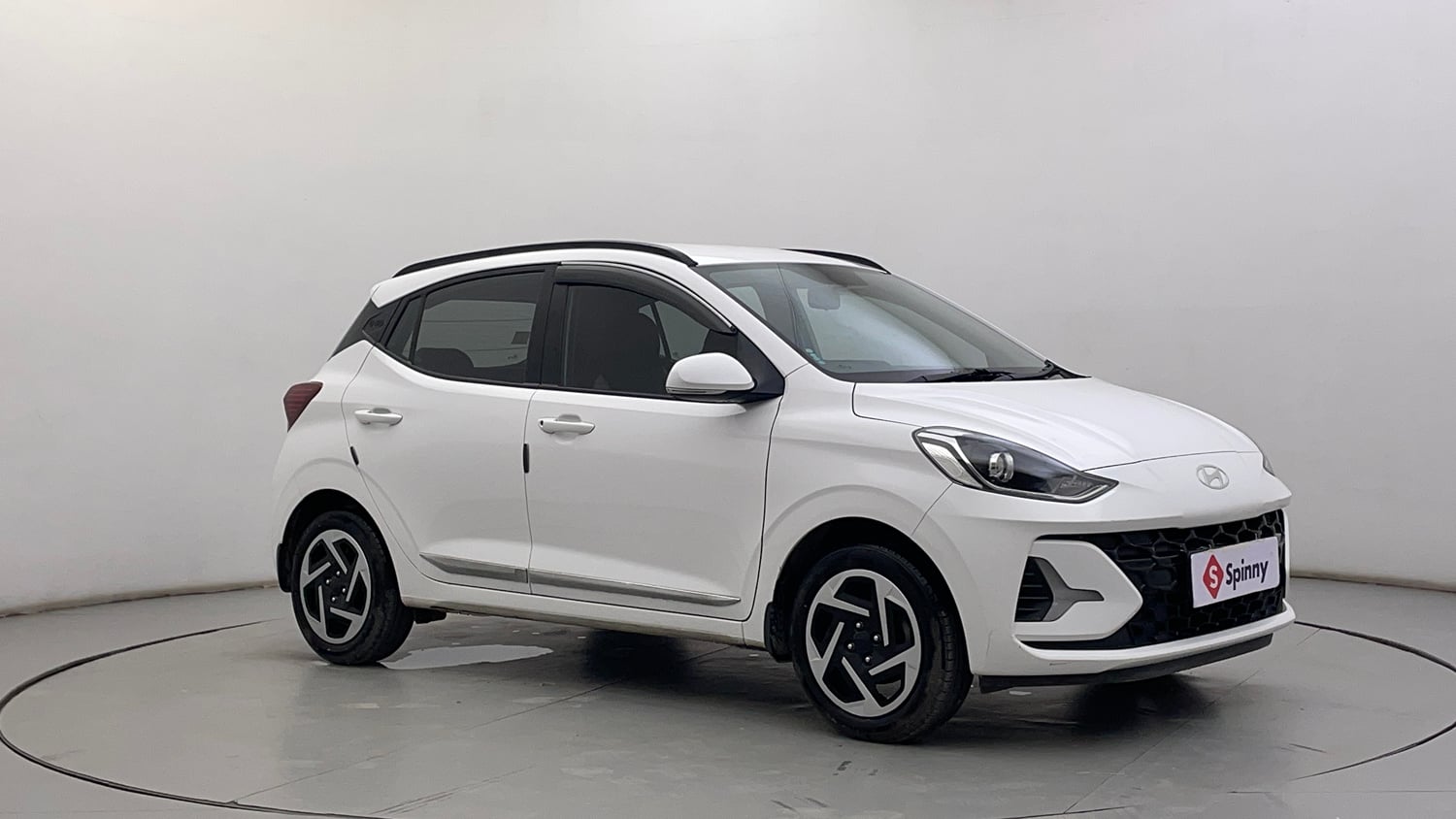 Used 2024 Hyundai Grand i10 Nios Sportz 1.2 Kappa VTVT Petrol Manual exterior RIGHT FRONT CORNER VIEW