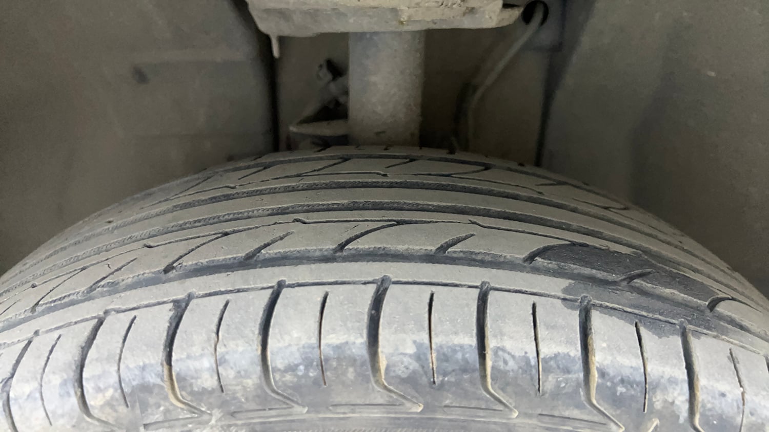 Used 2023 Tata Punch Adventure Rhythm Pack AMT Petrol Automatic tyres LEFT FRONT TYRE TREAD VIEW