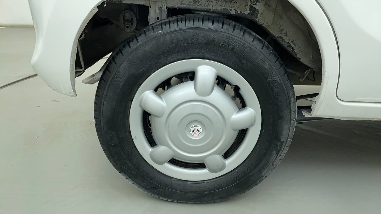 Used 2016 Maruti Suzuki Alto 800 LXi Petrol Manual tyres RIGHT REAR TYRE RIM VIEW