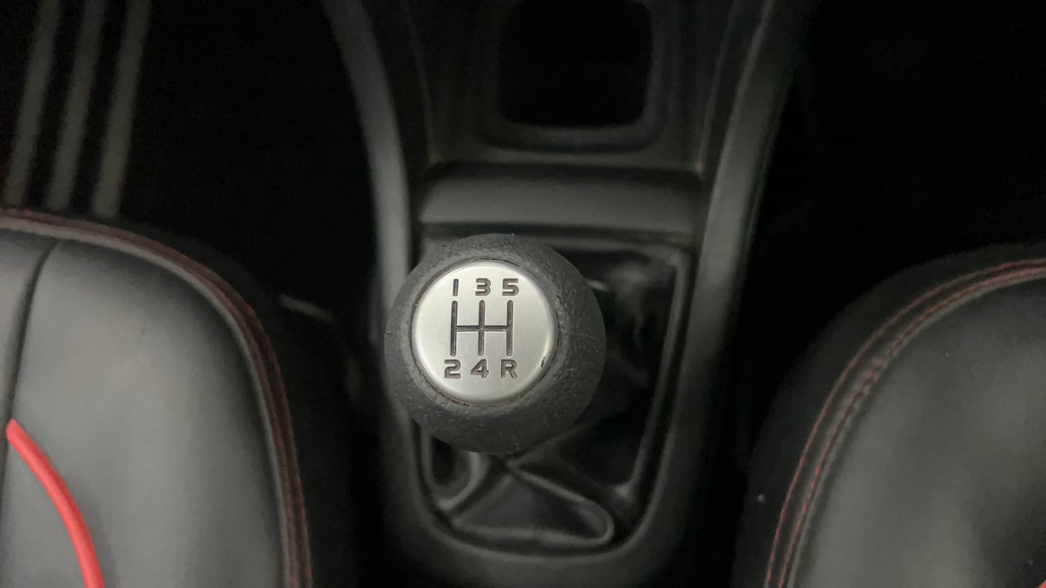 Used 2016 Maruti Suzuki Swift ZDi Diesel Manual interior GEAR  KNOB VIEW