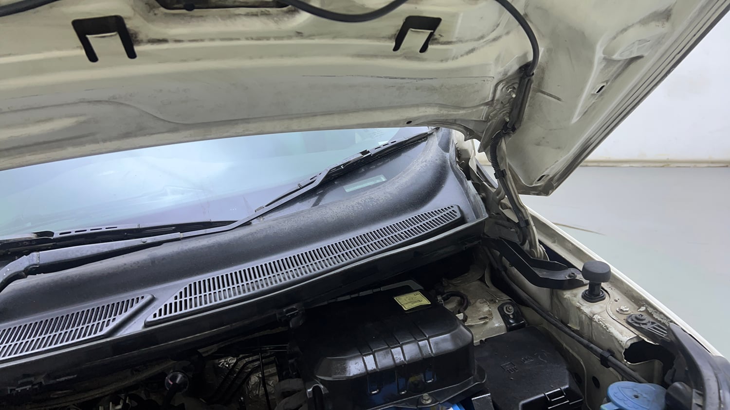 Used 2017 Ford EcoSport Trend+ 1.5L TDCi Diesel Manual engine ENGINE LEFT SIDE HINGE & APRON VIEW