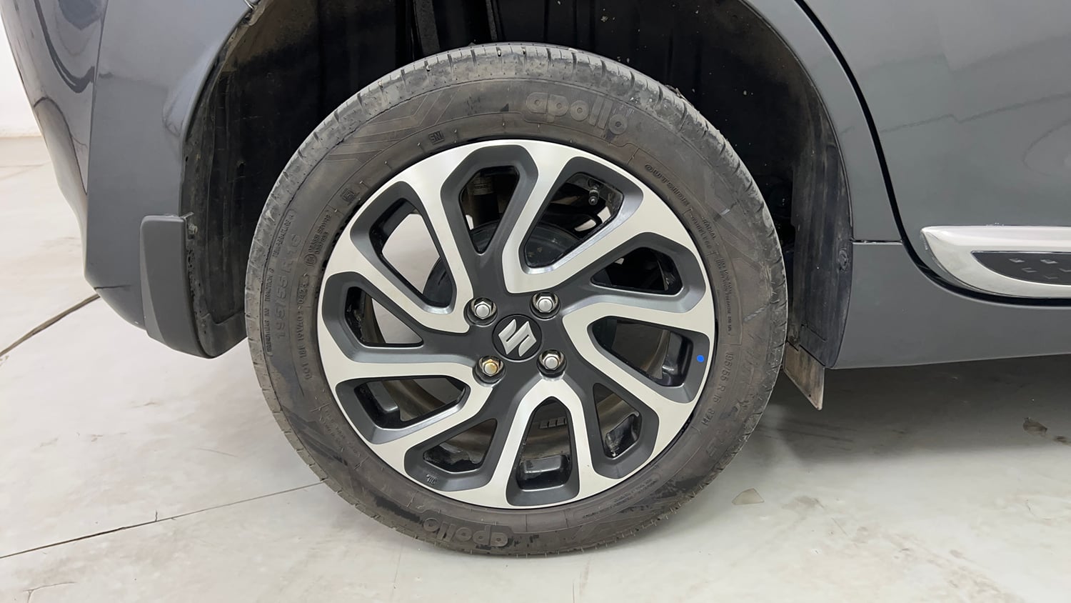 Used 2025 Maruti Suzuki Baleno Alpha AGS Petrol Automatic tyres RIGHT REAR TYRE RIM VIEW