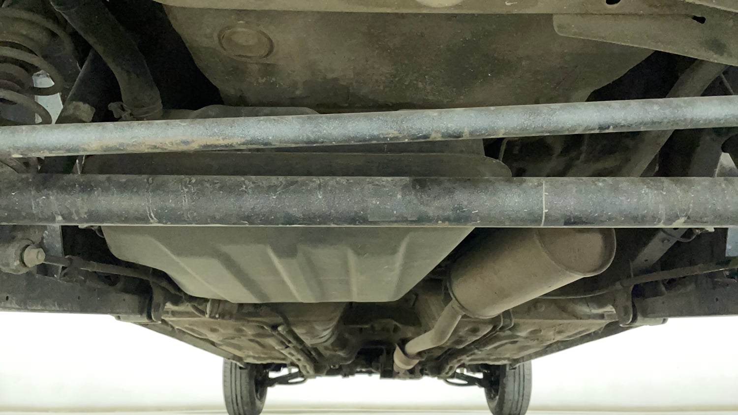 Used 2016 Maruti Suzuki Alto 800 LXi Petrol Manual extra REAR UNDERBODY VIEW (TAKEN FROM REAR)