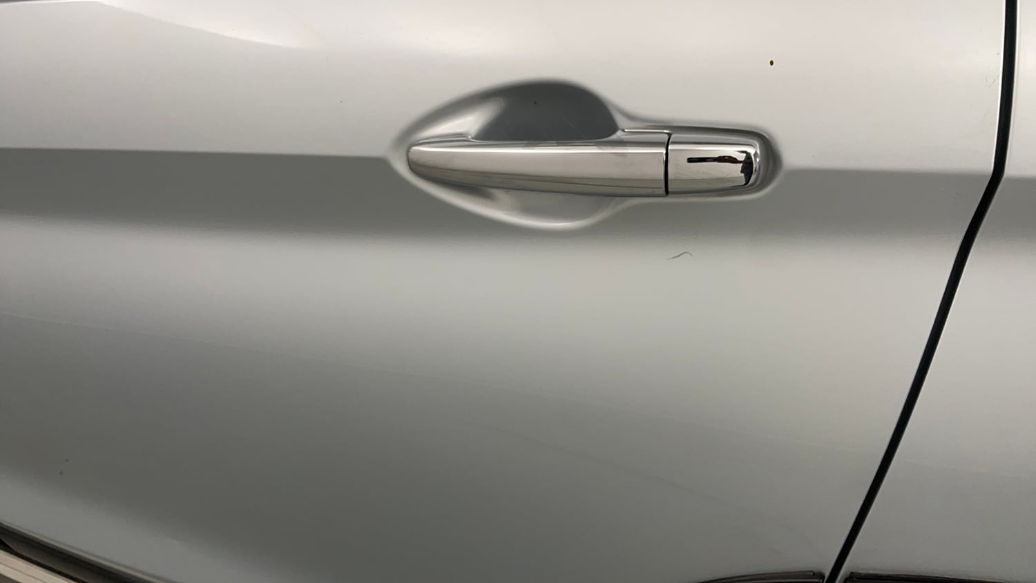 Used 2023 Maruti Suzuki XL6 Zeta MT Petrol Petrol Manual dents MINOR SCRATCH