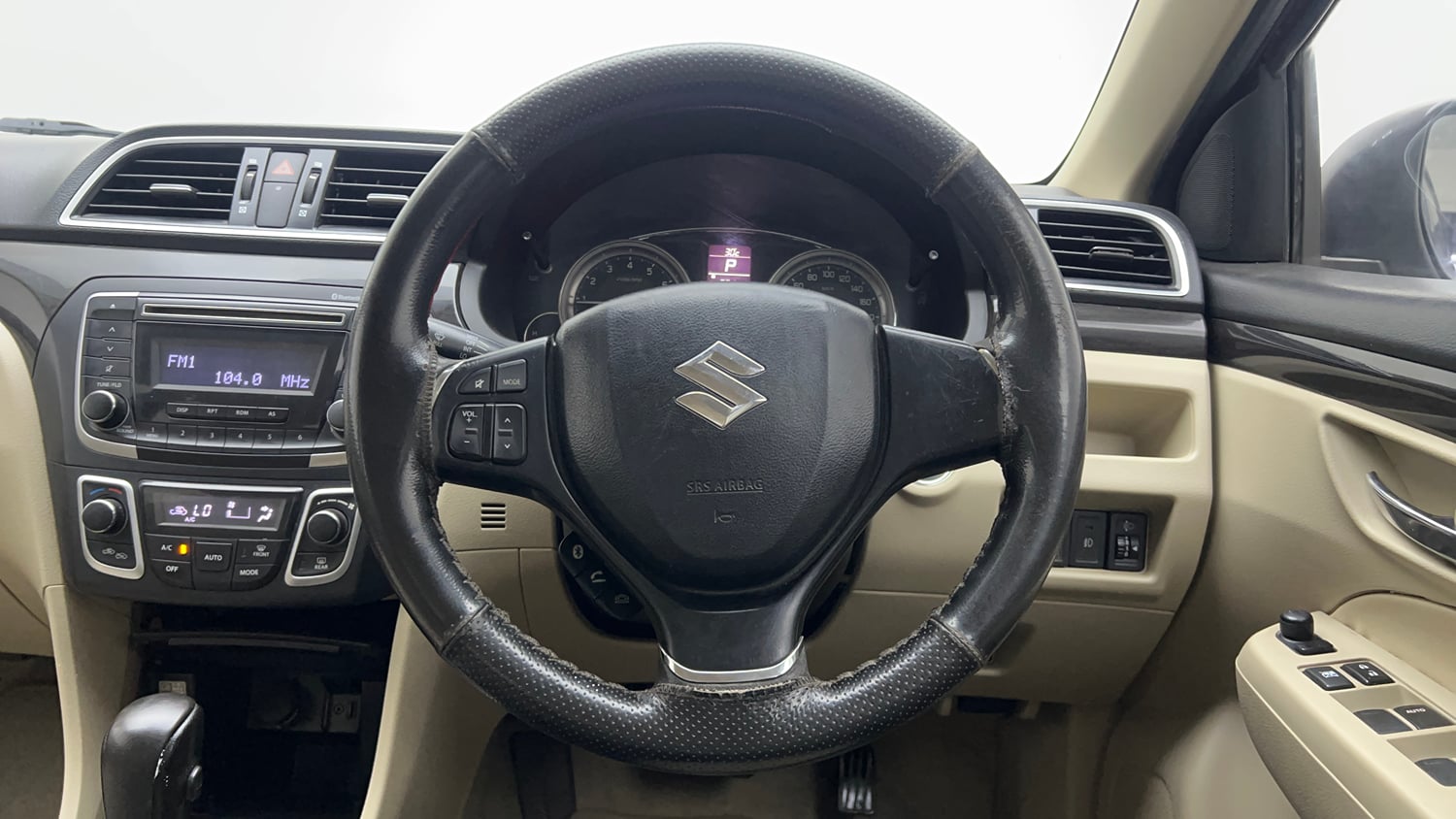 Used 2015 Maruti Suzuki Ciaz ZXi  AT Petrol Automatic interior STEERING VIEW