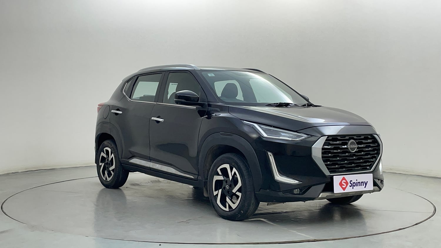Used 2022 Nissan Magnite XV Premium Turbo CVT Petrol Automatic exterior RIGHT FRONT CORNER VIEW