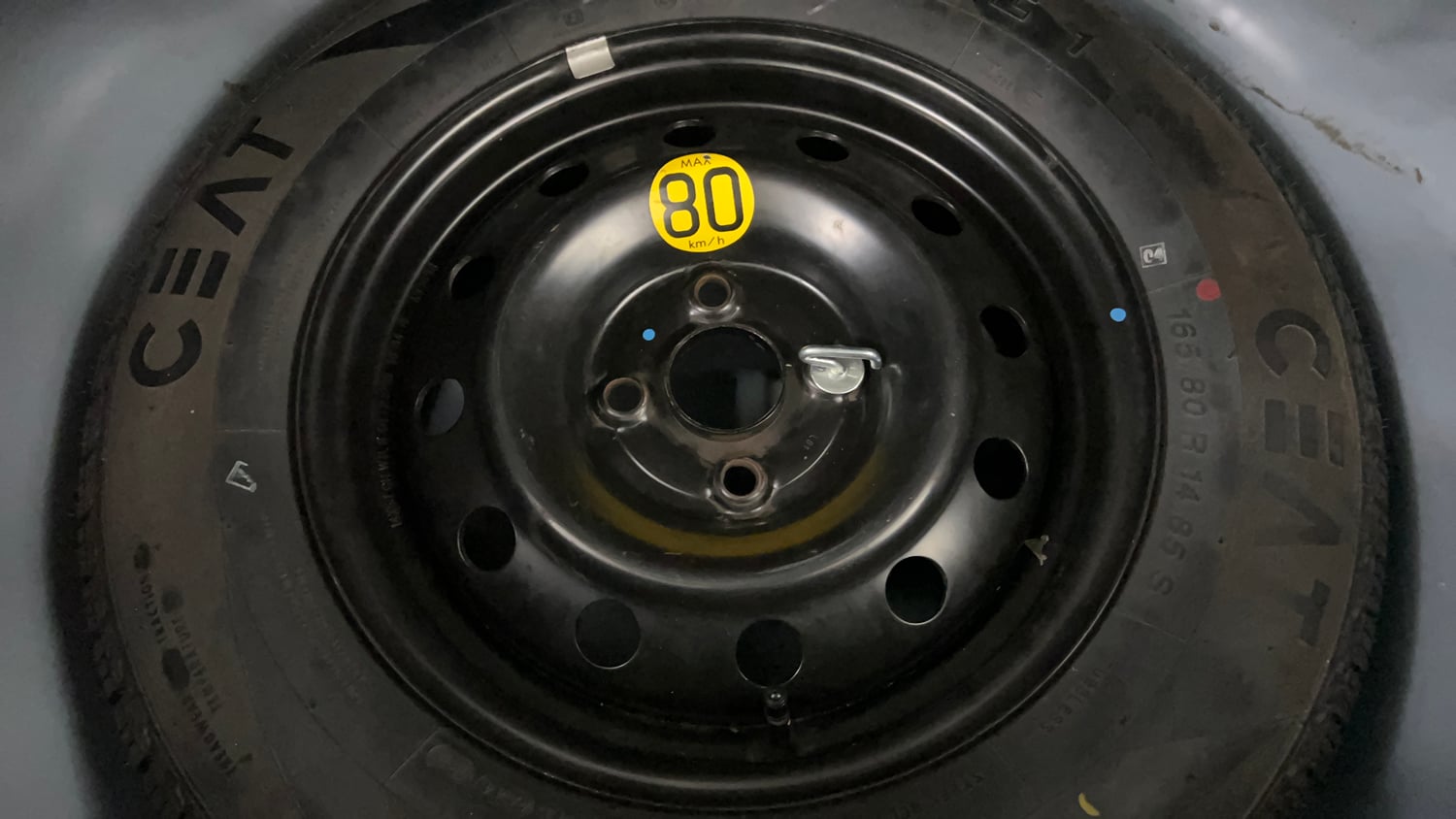 Used 2016 Maruti Suzuki Swift ZDi Diesel Manual tyres SPARE TYRE VIEW