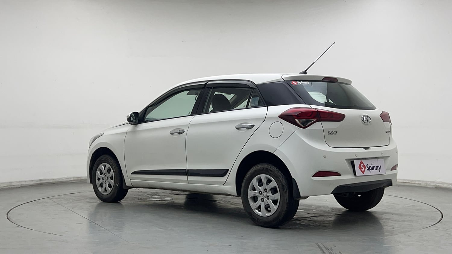 Used 2017 Hyundai Elite i20 Sportz 1.2 Petrol Manual exterior LEFT REAR CORNER VIEW