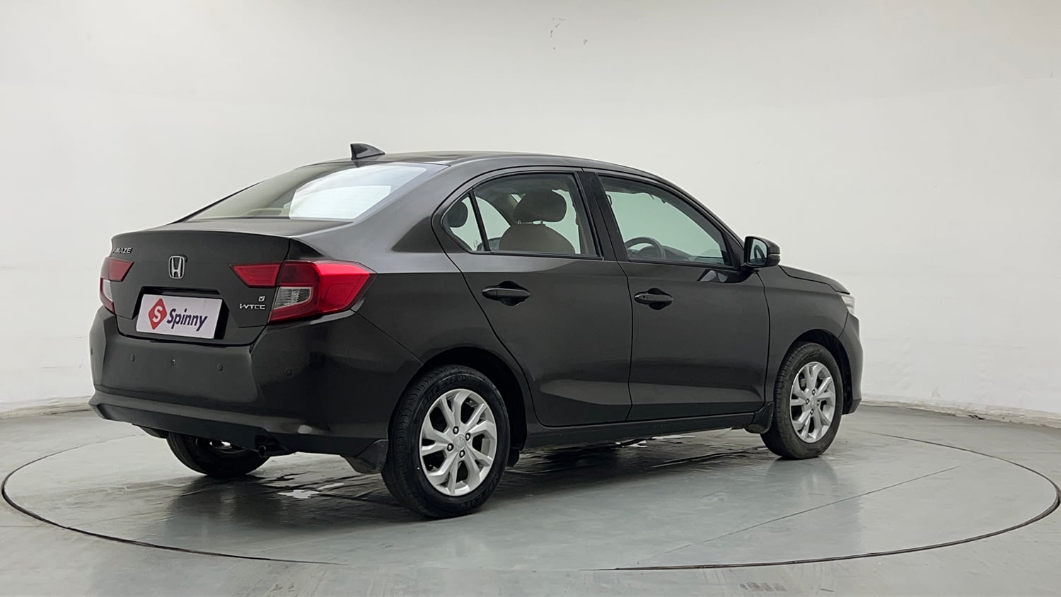 Used 2019 Honda Amaze 1.2 V CVT Petrol Petrol Automatic exterior RIGHT REAR CORNER VIEW