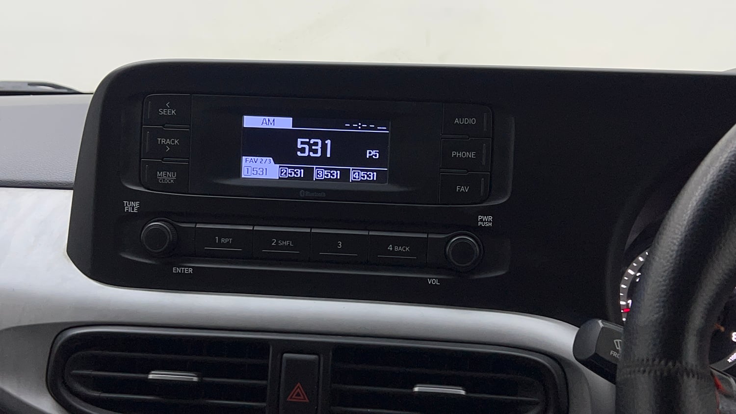 Used 2021 Hyundai Grand i10 Nios Magna 1.2 Kappa VTVT CNG Cng Manual top_features Integrated (in-dash) music system
