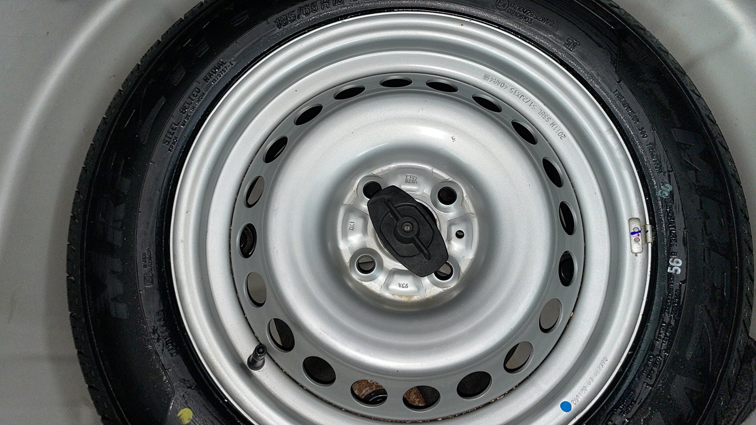 Used 2021 Maruti Suzuki Baleno Sigma Petrol Manual tyres SPARE TYRE VIEW
