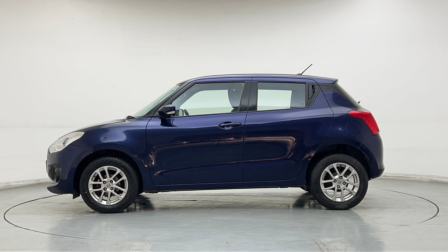 Used 2018 Maruti Suzuki Swift ZXi AMT Petrol Automatic exterior LEFT SIDE VIEW
