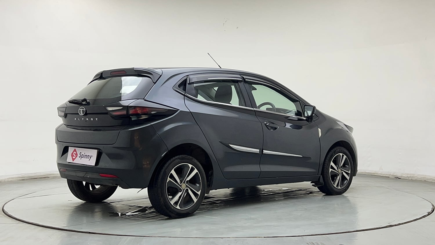 Used 2021 Tata Altroz XZ Petrol Petrol Manual exterior RIGHT REAR CORNER VIEW