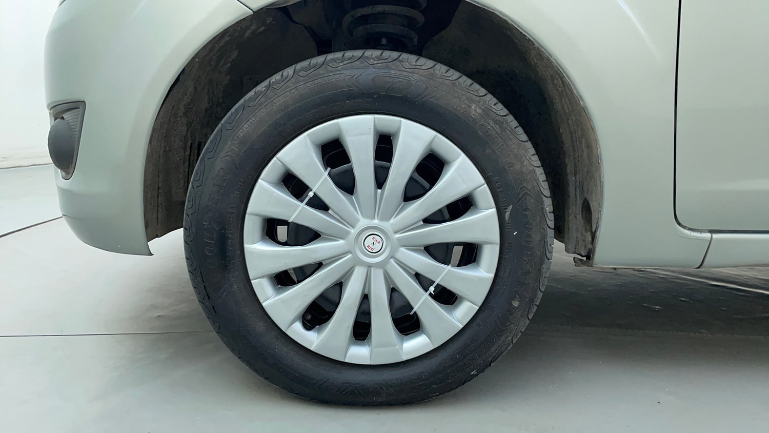 Used 2012 Ford Figo Duratorq Diesel EXI 1.4 Diesel Manual tyres LEFT FRONT TYRE RIM VIEW