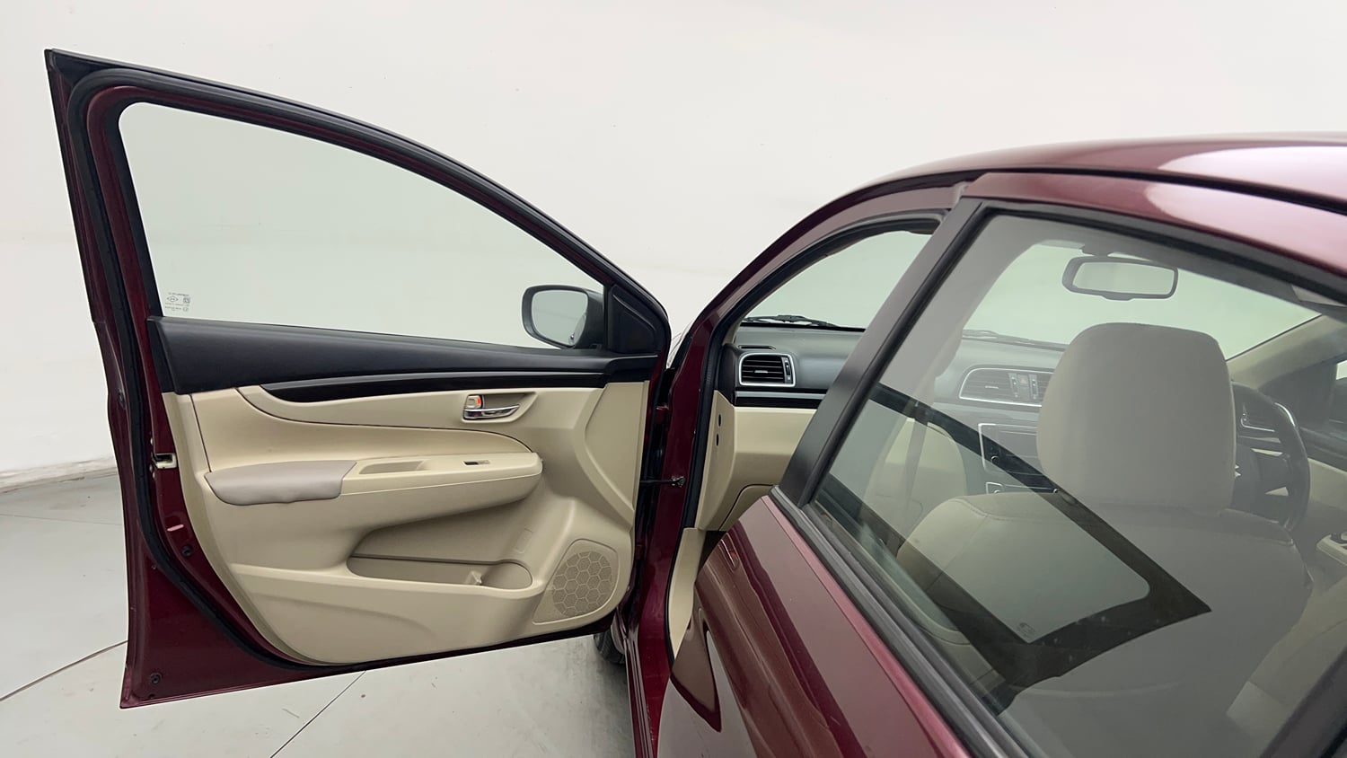 Used 2015 Maruti Suzuki Ciaz ZXi  AT Petrol Automatic interior LEFT FRONT DOOR OPEN VIEW