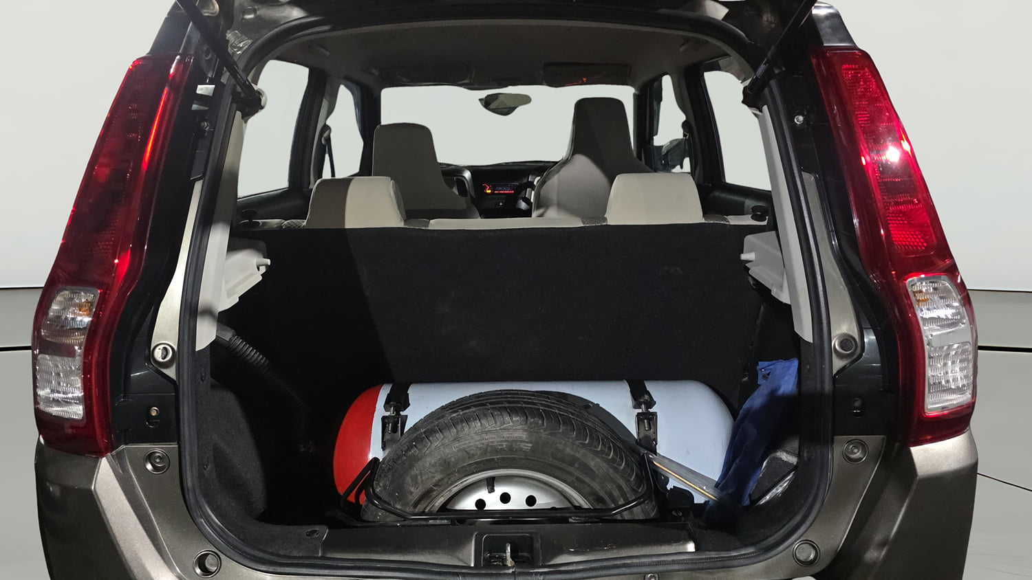 Used 2021 Maruti Suzuki Wagon R LXi 1.0 CNG Cng Manual interior DICKY INSIDE VIEW