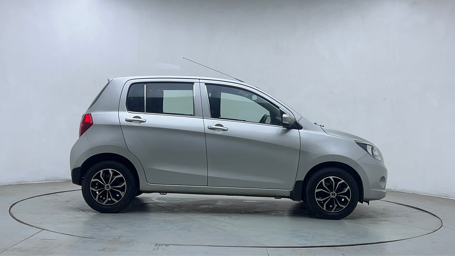 Used 2017 Maruti Suzuki Celerio ZXI (O) AMT Petrol Automatic exterior RIGHT SIDE VIEW