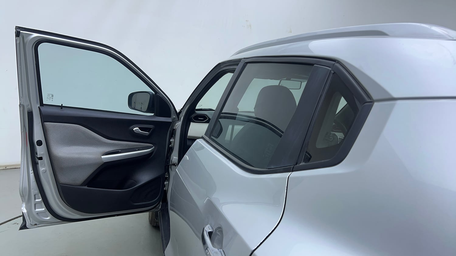 Used 2022 Nissan Magnite XV Petrol Manual interior LEFT FRONT DOOR OPEN VIEW