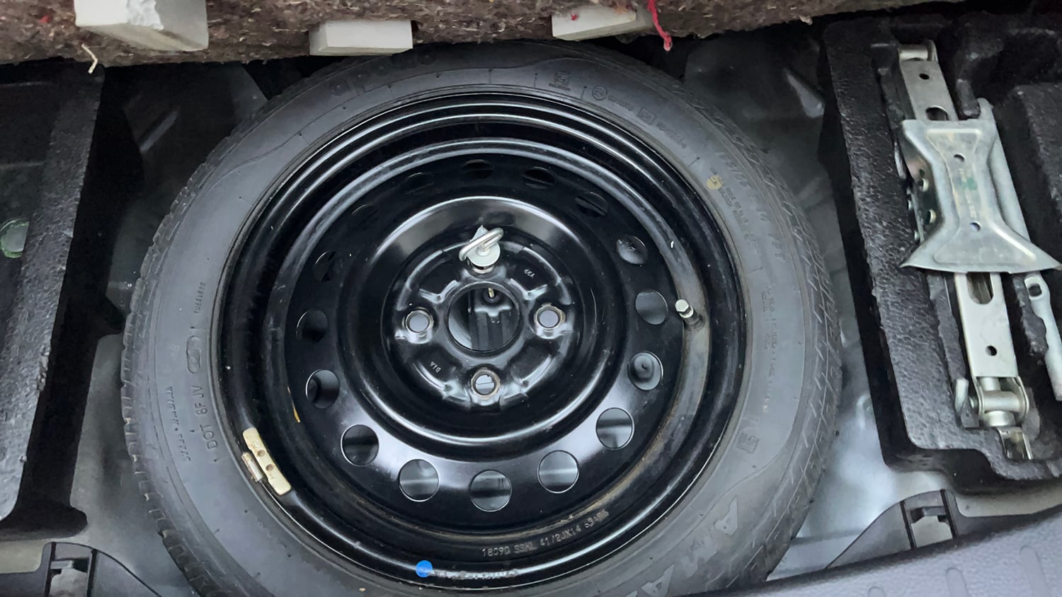 Used 2020 Maruti Suzuki Wagon R 1.0 VXI AMT Petrol Automatic tyres SPARE TYRE VIEW