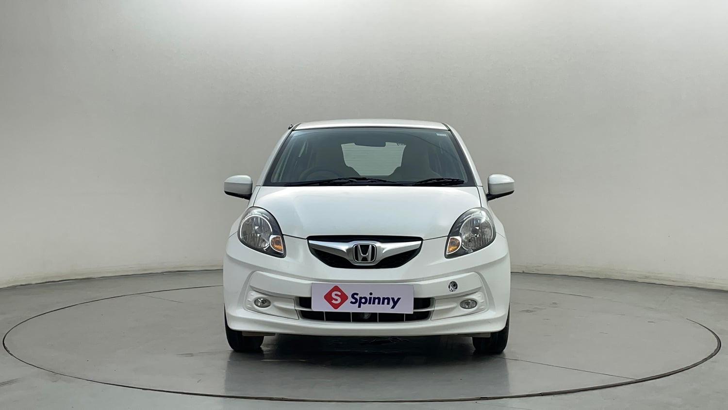 Used 2013 Honda Brio VX MT Petrol Manual exterior FRONT VIEW