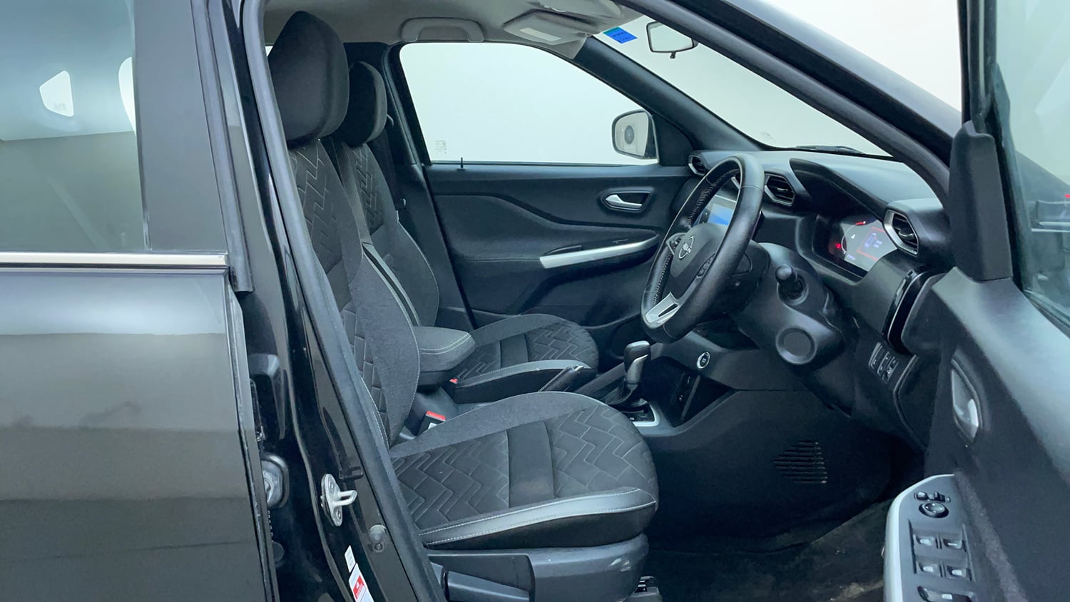 Used 2022 Nissan Magnite XV Premium Turbo CVT Petrol Automatic interior RIGHT SIDE FRONT DOOR CABIN VIEW