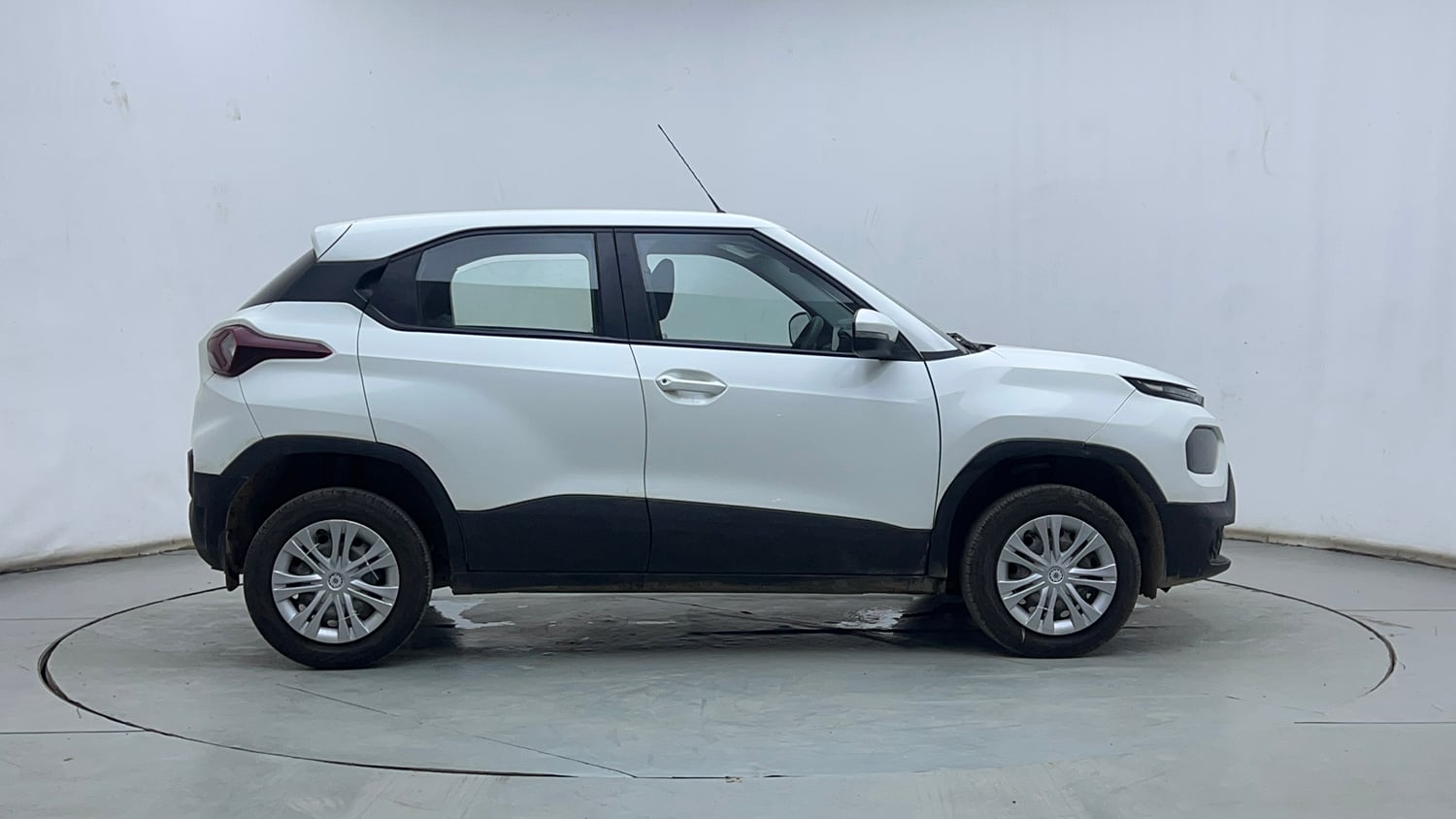 Used 2023 Tata Punch Adventure Rhythm Pack AMT Petrol Automatic exterior RIGHT SIDE VIEW