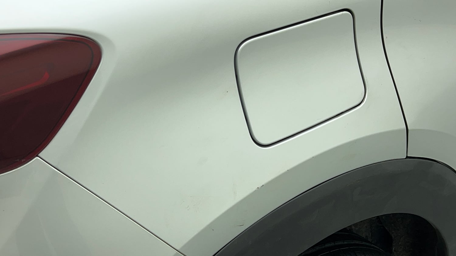 Used 2021 Renault Triber RXZ Petrol Manual dents MINOR SCRATCH