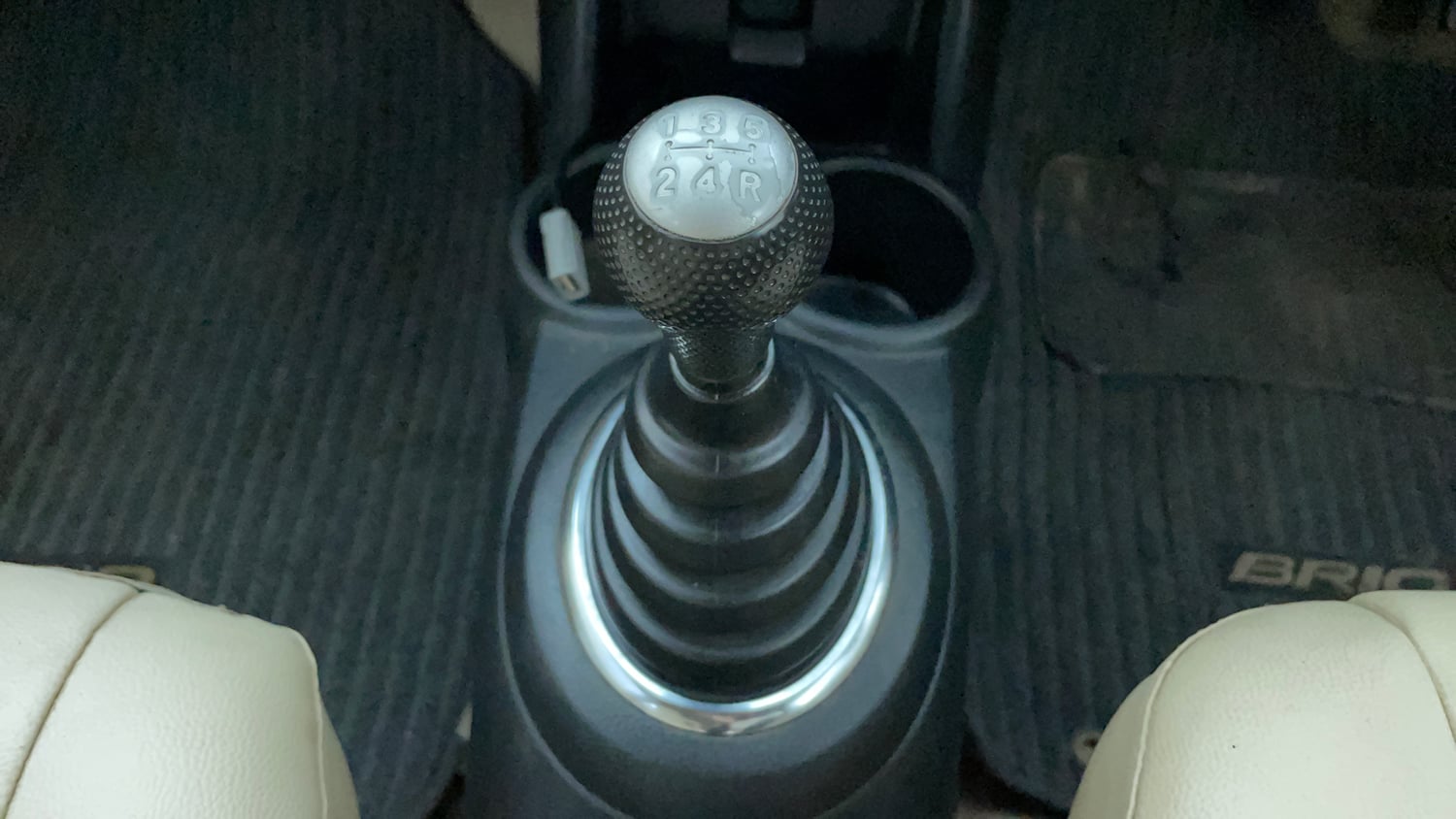 Used 2013 Honda Brio VX MT Petrol Manual interior GEAR  KNOB VIEW