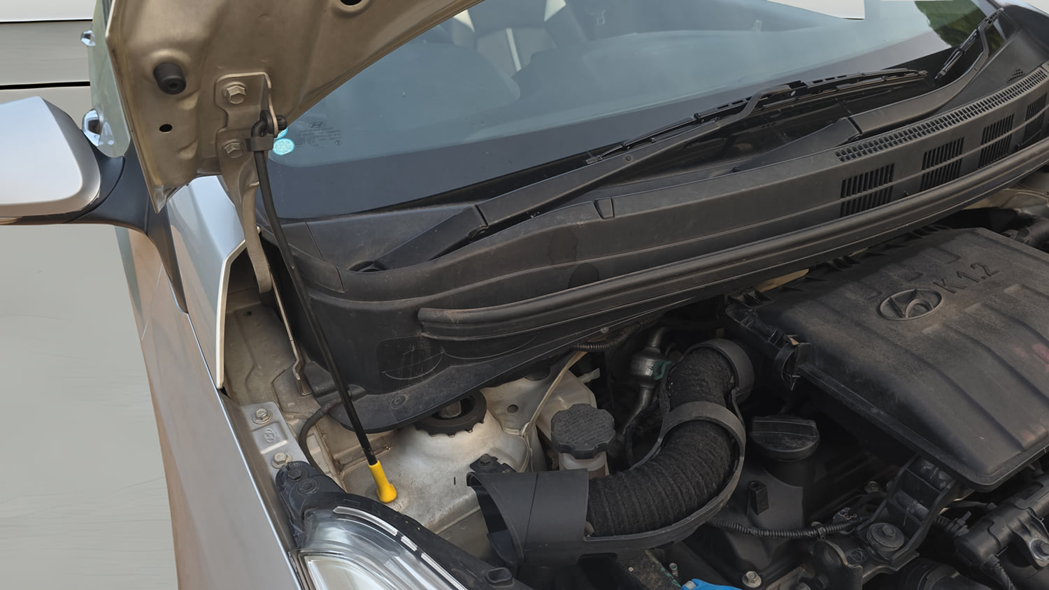 Used 2015 Hyundai Grand i10 Asta 1.2 Kappa VTVT Petrol Manual engine ENGINE RIGHT SIDE HINGE & APRON VIEW